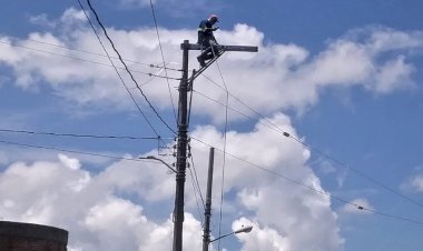 Familias antorchitas tienen luz eléctrica en Valparaíso