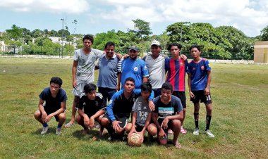 Deportistas campechanos reciben al dirigente antorchista en Campeche