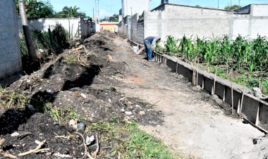 Inicia ayuntamiento adoquinado en Ahuatempan