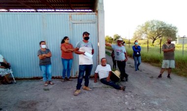 Antorchistas trabajan para llevar energía eléctrica a colonias de SLP 