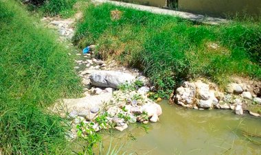 Fuga de aguas negras, atenta contra la salud de victorenses 