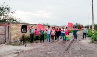 Con festejo cultural Antorcha inauguró obra de electrificación en comunidad de Villa Juárez