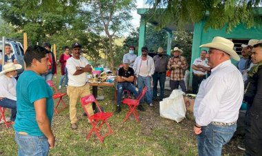 Comuneros de Madero logran compromiso del presidente municipal para obra de agua potable