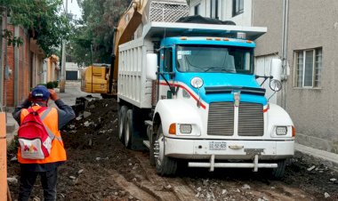 Agradecen rehabilitación de calle en Ixtapaluca