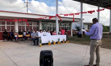 Antorcha Magisterial y FNERRR, inauguran techumbre en la preparatoria 