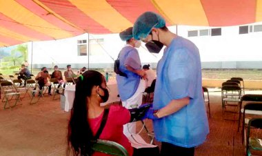 Aplican segunda dosis de la vacuna contra el Covid en Huitzilan