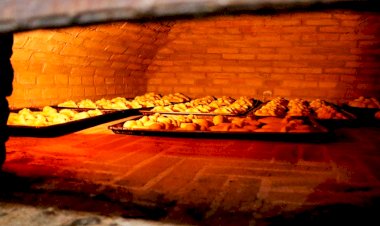 Panadería antorchista refuerza tradición de pan de muerto