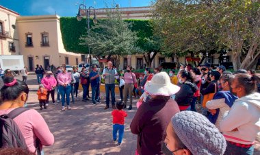 Antorchistas de Querétaro entregan pliego petitorio 