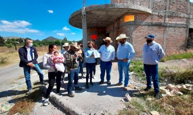 Gestiona Antorcha tomas de agua potable para familias de La Solana