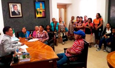 Antorchistas se reúnen con alcalde de Peñamiller
