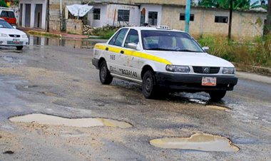 Antorchistas demandan al Ayuntamiento de Chetumal el bacheo de calles