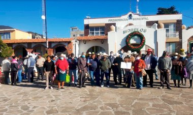 Entrega de pliego petitorio en San Bartolo Morelos