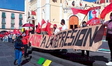 Los maestros sufren represión 