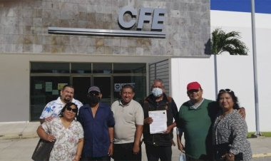 Continúa gestión por la electrificación de la colonia Antorchista de Tulum