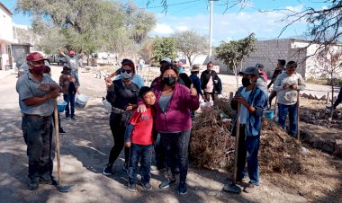 Piden agua potable y drenaje