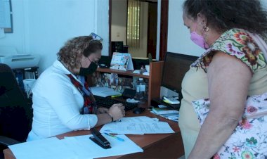 Reunión en instalaciones de Hidrosistema, exigen agua para su colonia