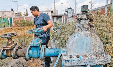 Fugas y escasez de agua, el pan de cada día de los ecatepences