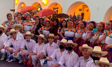 Grupos culturales antorchistas se presentan en feria anual de Almoloya de Juárez