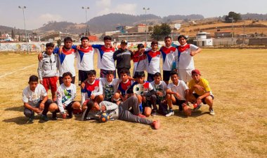 Encuentro amistoso de fútbol entre preparatorias antorchistas de Tierra Caliente-sur