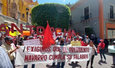 Guanajuatenses marchan por negligencia de Alejandro Navarro