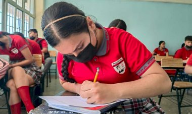 Maestros siguen en las aulas pese a impago de SEPyC