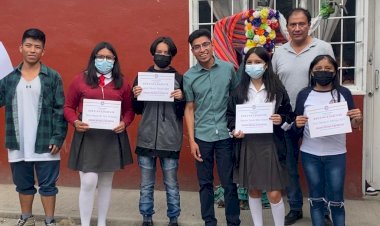 Participan escuelas antorchistas en concurso de matemáticas