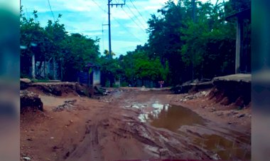 Urge Antorcha rehabilitar acceso a colonias de Coyuca de Benítez