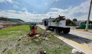 Gestiona Antorcha recolección de cascajo en Atlazalpa 