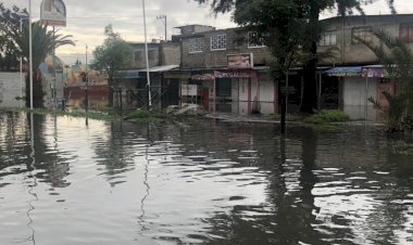 Miles de familias capitalinas inundándose; Sheinbaum en campaña