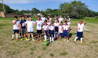 Antorcha fomenta deporte entre jóvenes de Colima