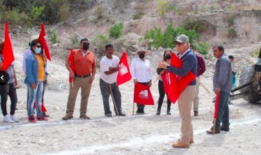 Inicia construcción de muro de contención en barrio San Pedro de Tepexi