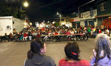 Con verbena popular, antorchistas festejan el grito de Independencia