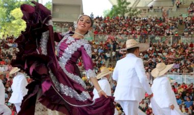 Encuentro de bailes internacionales, una muestra más del trabajo colectivo