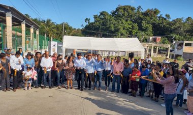 Inaugura Antorcha pavimentación en Tiahuatlán
