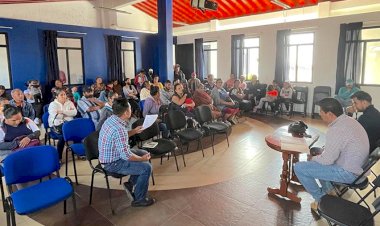 Recibe ayuntamiento de Ario de Rosales, pliego petitorio de antorchistas