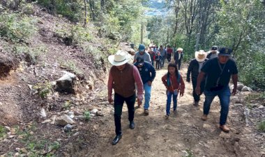 Inauguran Electrificación en la colonia Peje De Oro, SCLC