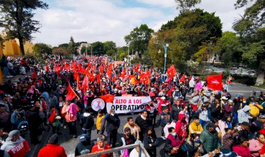 Marchan 5 mil antorchistas contra verificación vehicular y empresas contaminantes