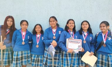 Bachillerato antorchista gana  tercer  lugar en concurso de escoltas