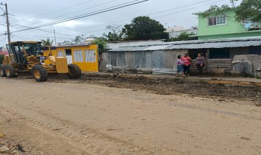 Continúa el mejoramiento de calles en colonia Unidad Antorchista