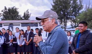 Edil antorchista de Tepexi de Rodríguez inaugura obra en bachillerato