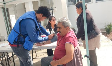 Pese a falta de recursos, antorchistas trabajan por llevar atención médica a familias humildes