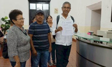 Entregan pliego petitorio en el Palacio Municipal de Valladolid