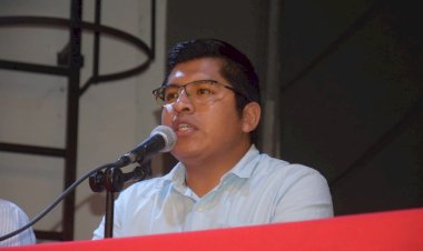 Imparte Antorcha conferencia a líderes en Xalapa