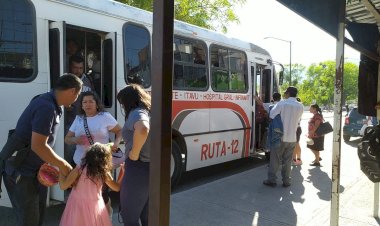 Extremo calor afecta a usuarios del transporte público en Tamaulipas