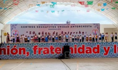 Fin de cursos de las escuelas Antorchistas en Tuxtla