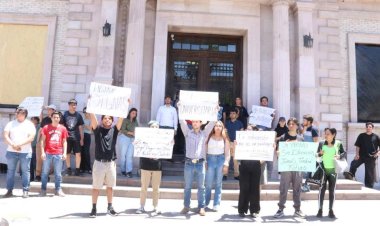 Chihuahuenses exigen a AMLO cumplir con gratuidad educativa