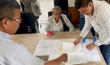 Antorchistas avanzan con red eléctrica en Cuauhtémoc