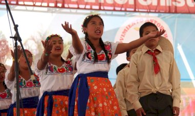 Antorcha impulsa la declamación entre los pobres