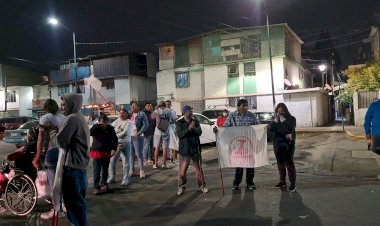 Policía de Azcapotzalco, CDMX amenaza a comerciantes antorchistas