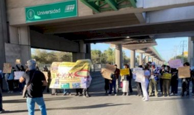 Protestan estudiantes de UANL por alta contaminación en Monterrey